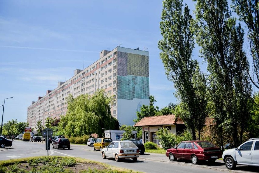 Mieszkańcy zdobią blok na os. Piastowskim