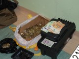 Kradzież pieniędzy z automatu na myjni samochodowej w Człuchowie. Dwóch obywateli Ukrainy usłyszało zarzuty