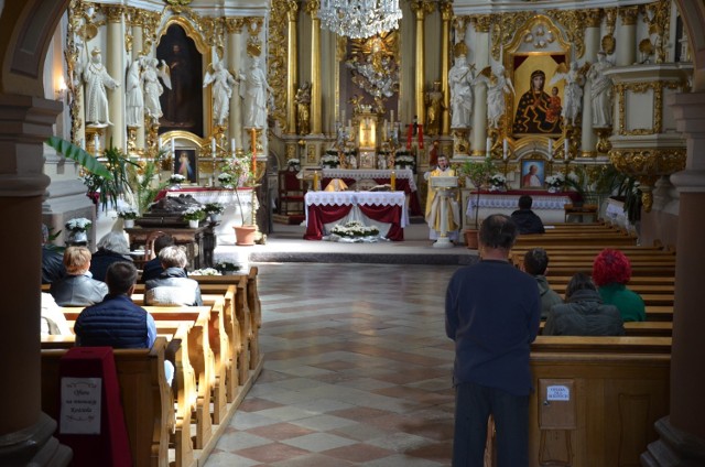 Niedzielna msza święta u bernardynów