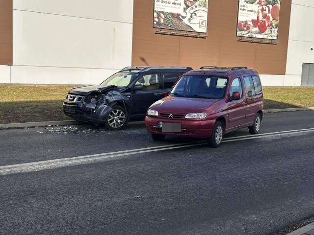 Kolizja na ulicy Bema koło sklepu Kaufland