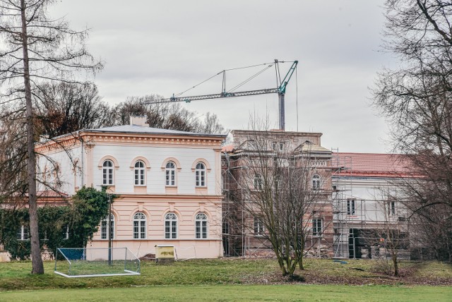 Pałac w Tyczynie, będący siedzibą Zespołu Szkół w Tyczynie, poddawany jest istotnej rozbudowie.
