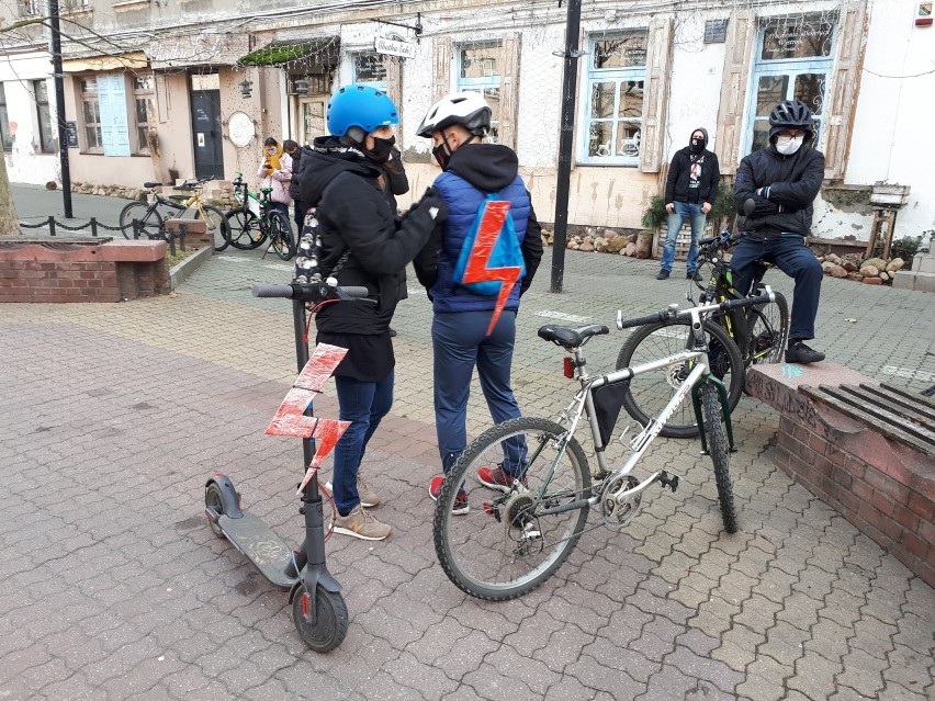 Protest rowerowy w Łodzi. Tym razem protestują kobiety w ramach Strajku Kobiet ZDJĘCIA