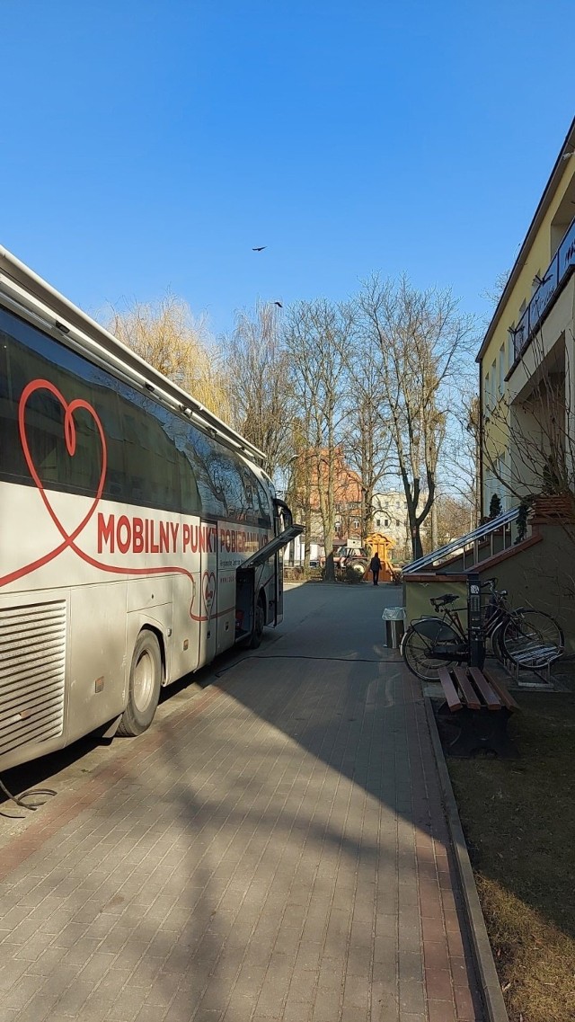 Autobus Regionalnego Centrum Krwiodawstwa i Krwiolecznictwa w Bydgoszczy będzie zaparkowany przy Wąbrzeskim Domu Kultury w Wąbrzeźnie w środę, 13 października między g. 10 a g. 15.30