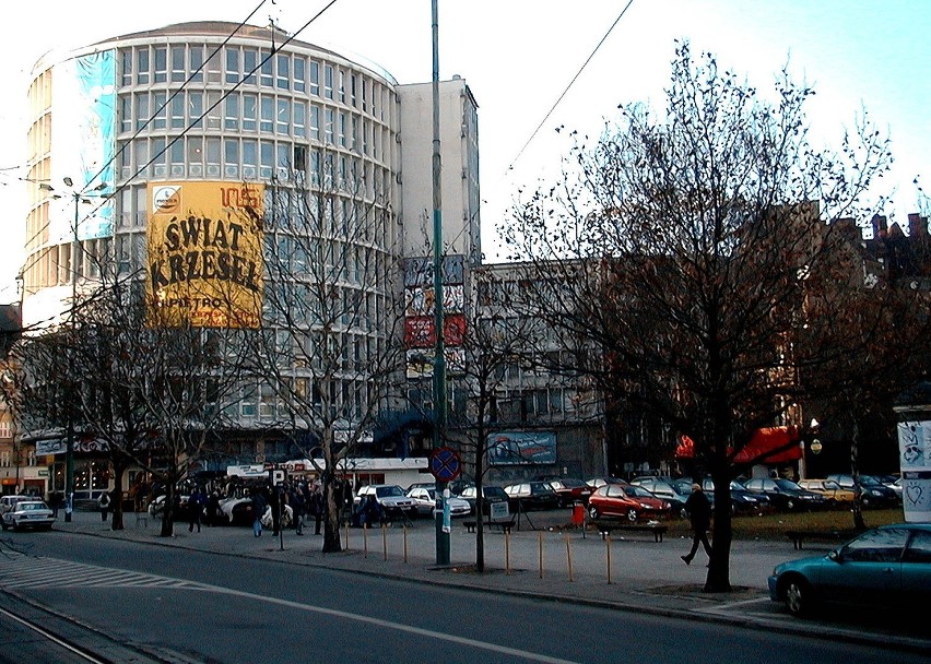 Oto Poznań 2001 roku. Miasto bardzo się zmieniło od tego...