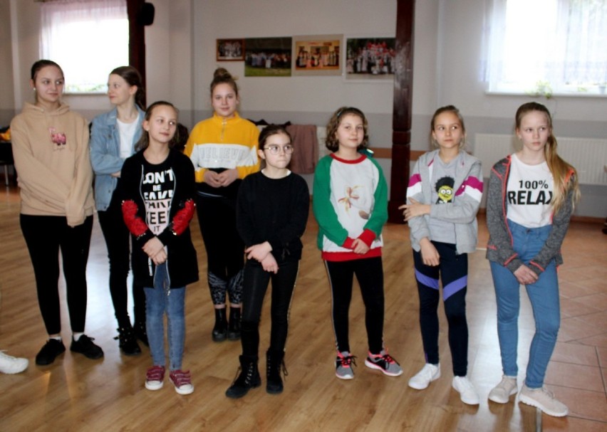 Przyprostynia: Zespół "Przyprostyńskie Koziołki" -  Oferta zajęć popołudniowych Zbąszyńskiego Centrum Kultury dla dzieci, młodzieży - środa