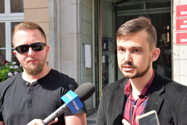 Od lewej: Bartosz Kowara z Pro Prawo do Życia i Michał Maliński z Ruchu Narodowego