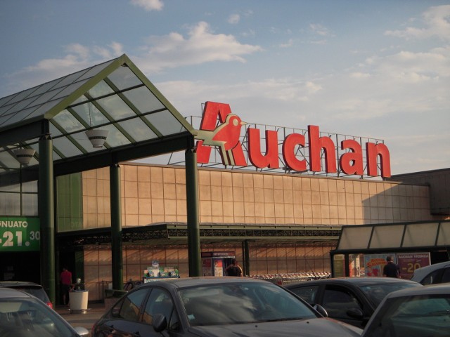 Sieć Auchan rozszerza rekrutację do swojego pierwszego sklepu ...