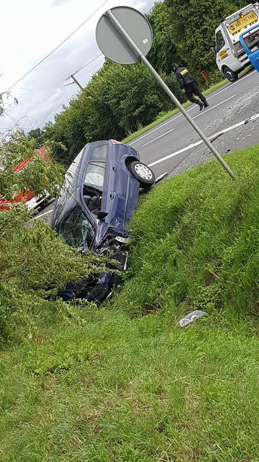 Po godz. 15.30 na krajowej "Dziesiątce" koło Głogowa...