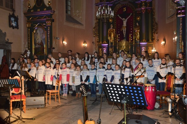 "Splątani miłością do muzyki" w Zadzimiu zagrali ostatni koncert