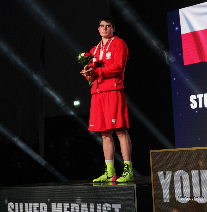 Jakub Straszewski z Championa Włocławek przegrał finał z Kubańczykiem i został młodzieżowym wicemistrzem świata w boksie [zdjęcia]
