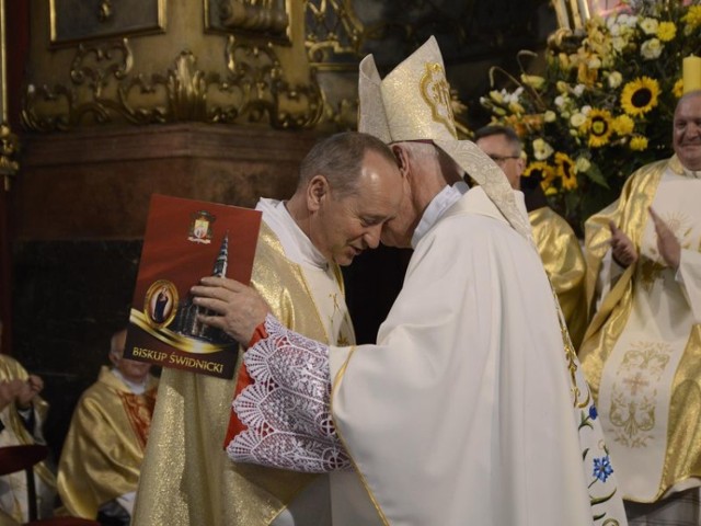 W 2016 roku biskup świdnicki Ignacy Dec powołał Kapitułę Kolegiacką w Kłodzku. Ksiądz Andrzej znalazł się w jej składzie.