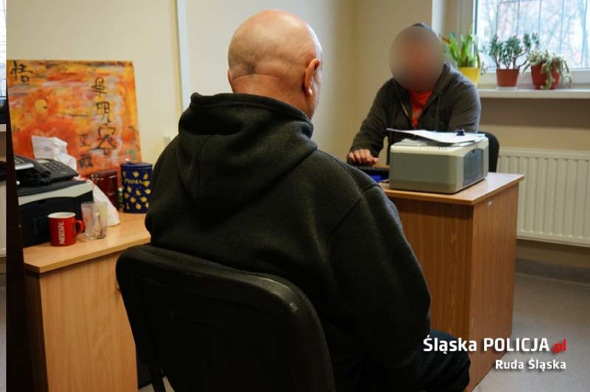 Ruda Śląska: Policjanci trafili na narkotykową dziuplę. Zabezpieczono 3 tys. działek narkotyków