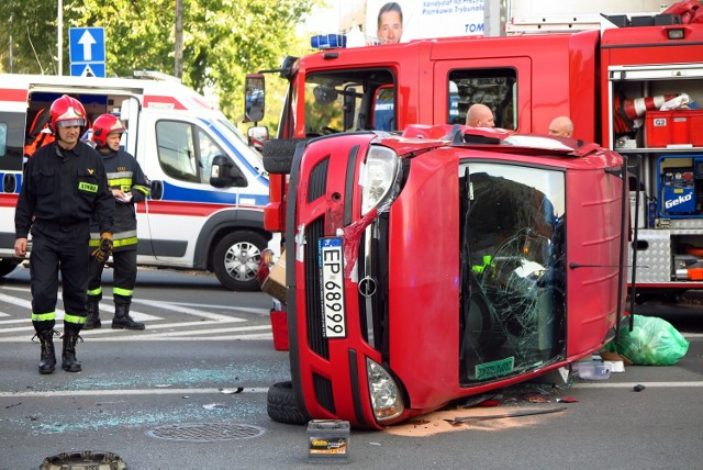 Wypadek na skrzyżowaniu al. 3 Maja i al. Kopernika w Piotrkowie