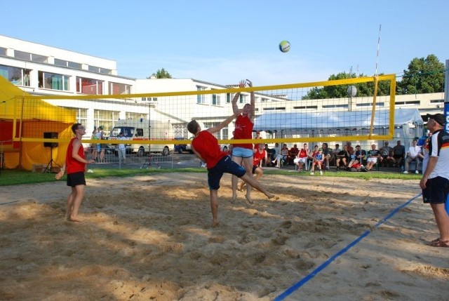 Plażowe szaleństwo na boiskach przy &#8222;górniku&#8221; już w piątek 1 lipca