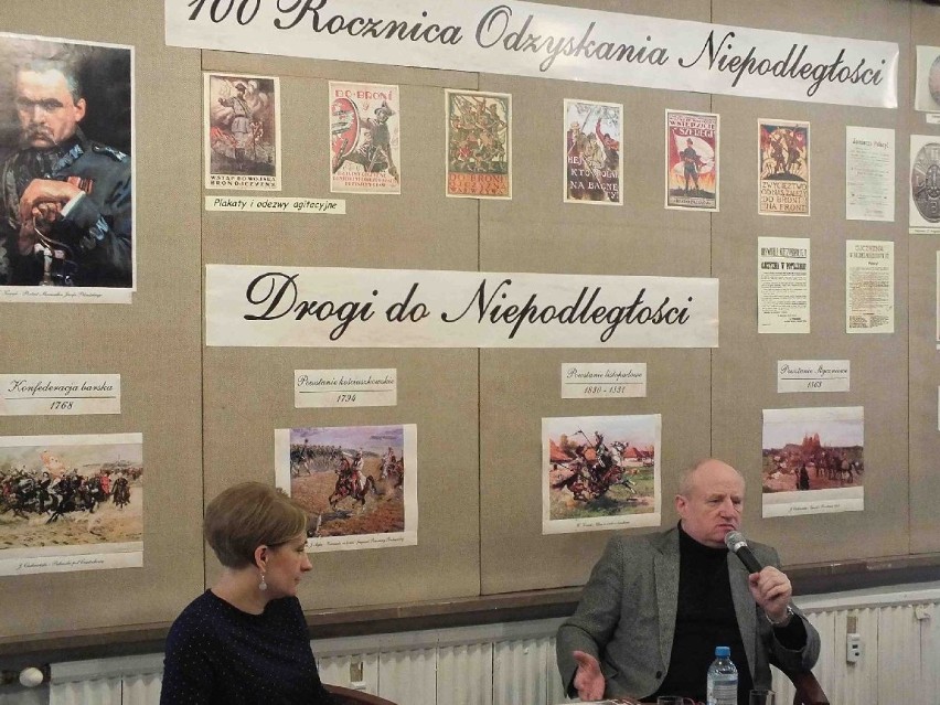 Spotkanie z pisarzem i dziennikarzem historycznym w Starachowicach