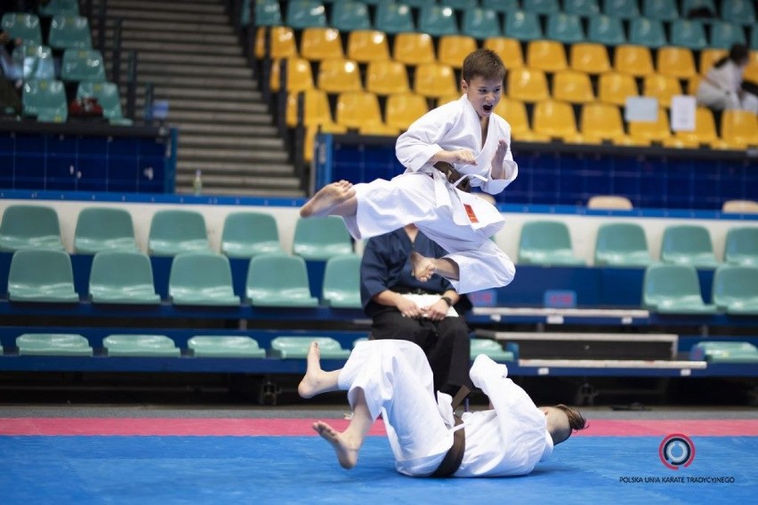 Sukces karateków z Kraśnika podczas Pucharu Polski Dzieci w Karate Tradycyjnym. Zdobyli łącznie osiem medali!