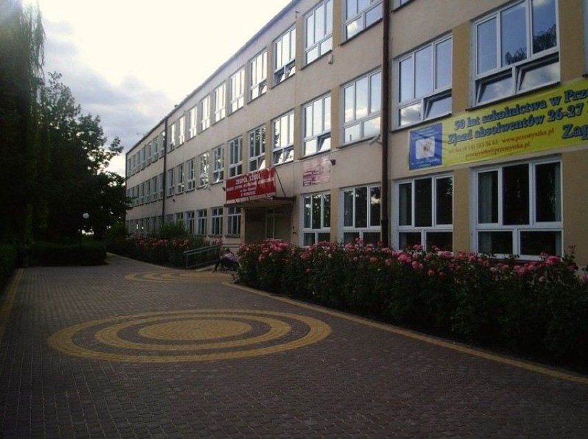 Szkoła w Przemystce. Foto Karol Szmagalski