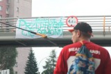 Nietypowe przeprosiny na banerze w Kielcach