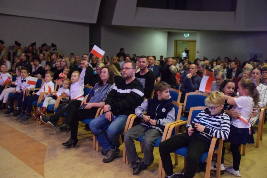 "Wszystkie pokolenia dla Niepodległej": koncert organizowany przez Centrum Kultury "eSTeDe" [FOTO, VIDEO]