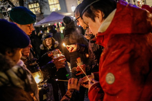 Tak, jak na Długim Targu w Gdańsku - harcerze przekażą mieszkańcom Wyspy Sobieszewskiej -Betlejemskie Światło Pokoju.