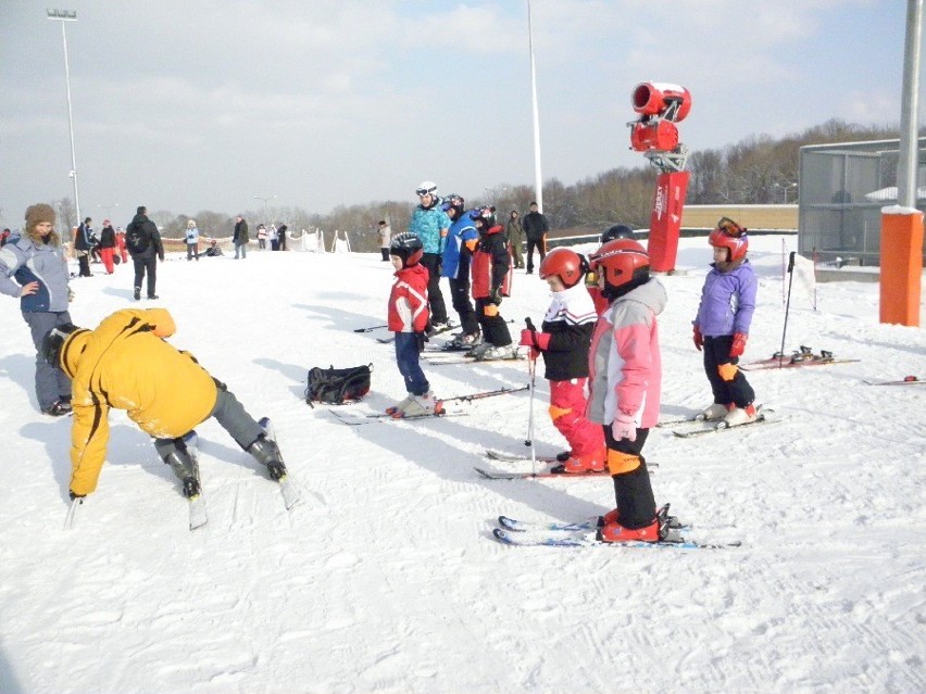 Ferie zimowe 2013 w Beskidach [ZDJĘCIA]. Zobacz tłumy na Dębowcu