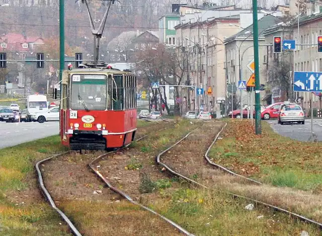 Pilny remont przydałby się m.in. torowisku przy banku w Gołonogu