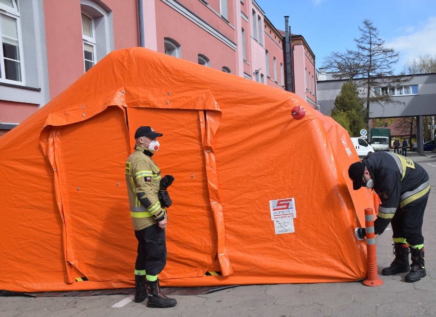 Malbork. Namiot przy szpitalu dla pacjentów z podejrzeniem COVID-19 jeszcze nie był używany