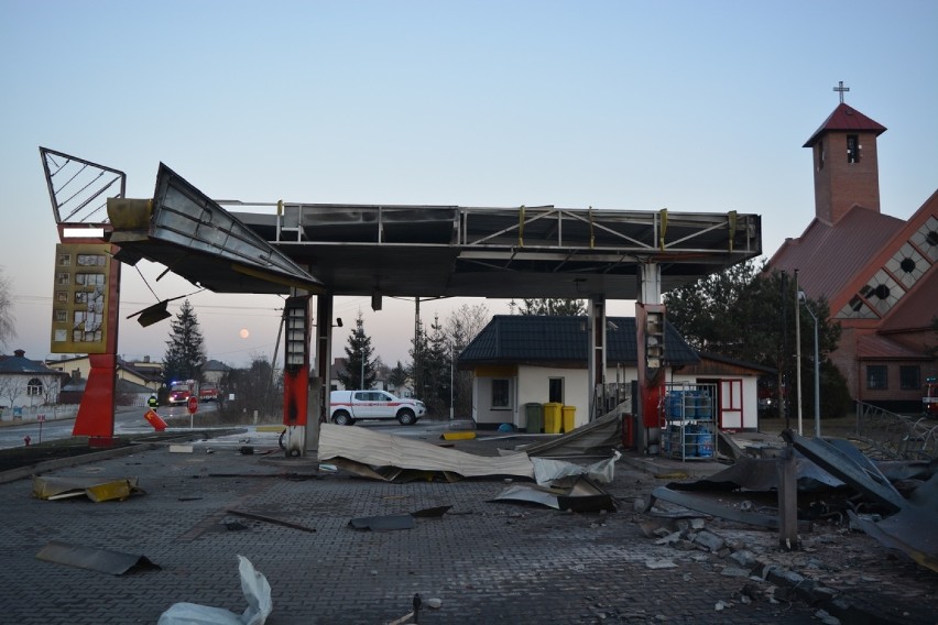 Wybuch na stacji paliw w Topólce. Policjanci z Radziejowa wyjaśniają przyczyny pożaru [zdjęcia]