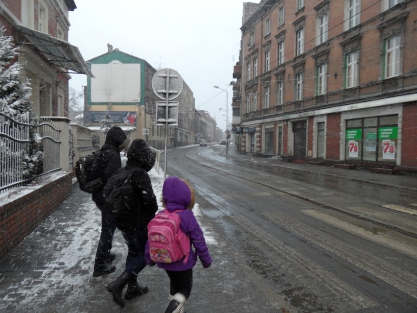 Zima w Chorzowie [ZDJĘCIA] - śnieg zasypał całe miasto!