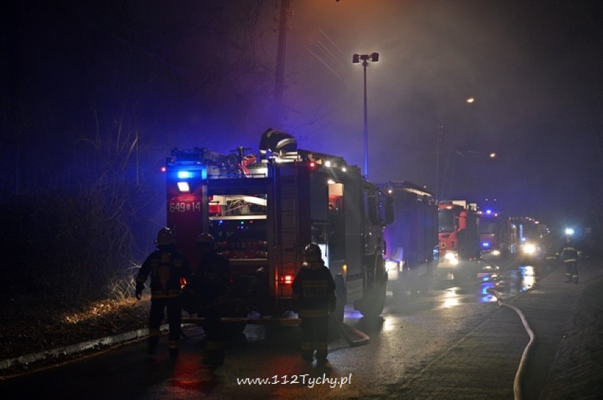 Pożar w Lędzinach na ul. Paderewskiego [ZDJĘCIA]
