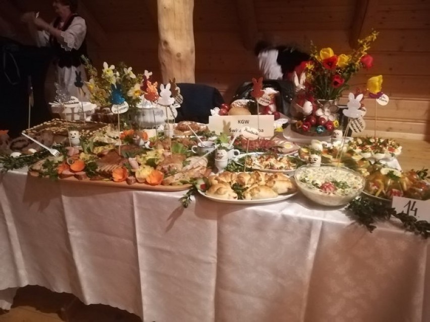 Wielkanoc 2019. Świąteczne stoły gospodyń ze Świnnej Poręby [Zdjęcia]