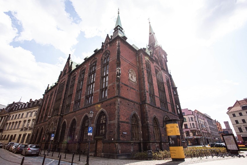 Budynek biblioteki Uniwersytetu Wrocławskiego przy ul....