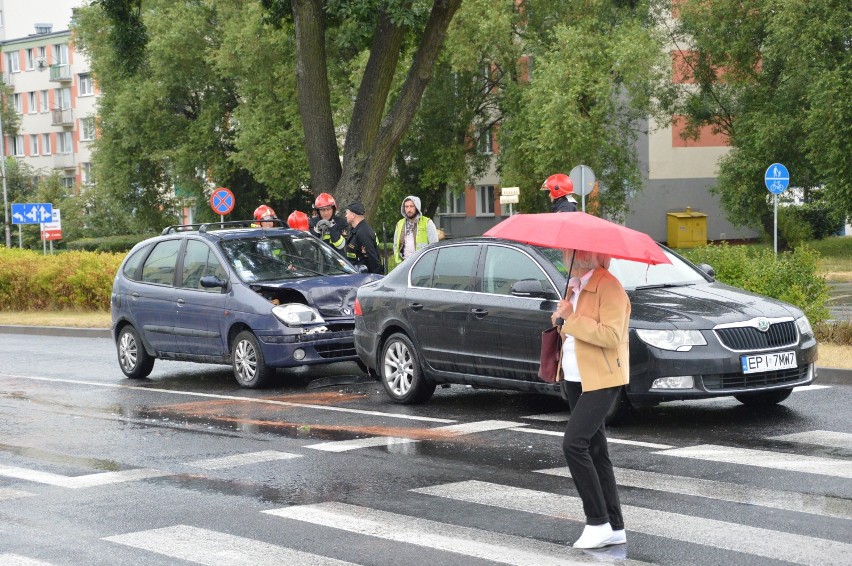 Wypadek na Armii Krajowej w Piotrkowie. Ciężarna w szpitalu,...