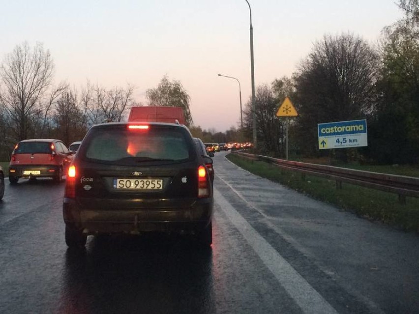 Wypadek na DK94: korki w Będzinie i Dąbrowie [FOTO]