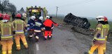 Wypadek w Słuszkowie pod Kaliszem. Bus dachował w rowie. Kierowca był pijany! ZDJĘCIA