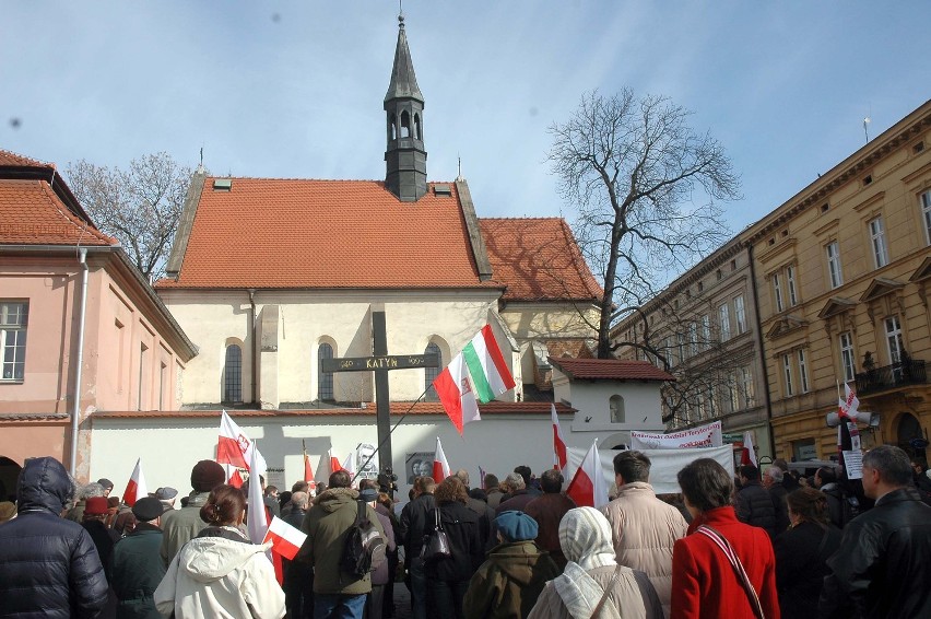 Kraków: obchody II rocznicy tragedii smoleńskiej [ZDJĘCIA]