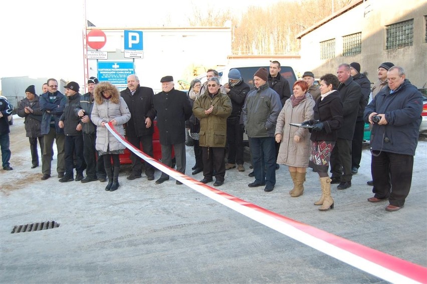 Kartuzy. Trzy firmy złożyły się na naprawę drogi, która ułatwi dojazd klientom i dostawom