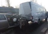 Wypadek na DK12 w Przygłowie koło Piotrkowa, 12.03.2021: Jedna osoba ranna, duże korki ZDJĘCIA