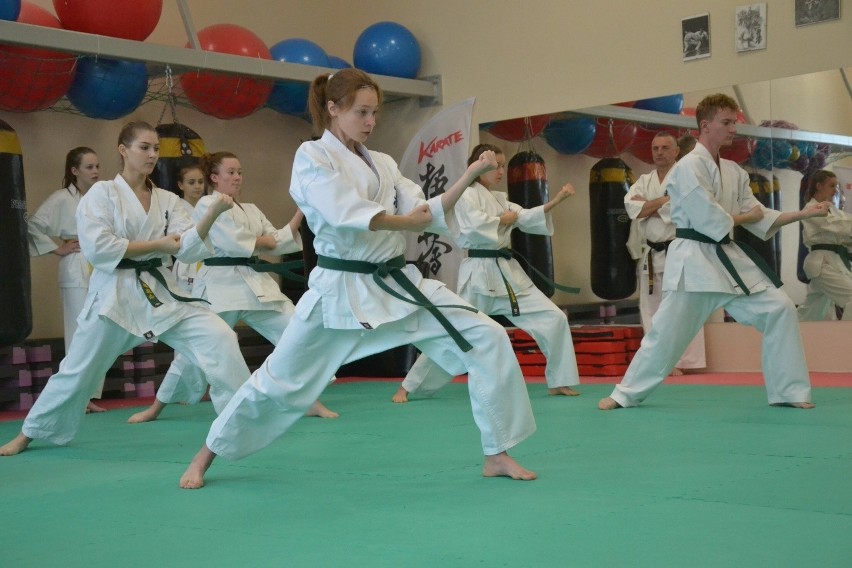 Zawodniczki Lipnowskiego Klubu Kyokushin Karate zdobywają medal za medalem!
