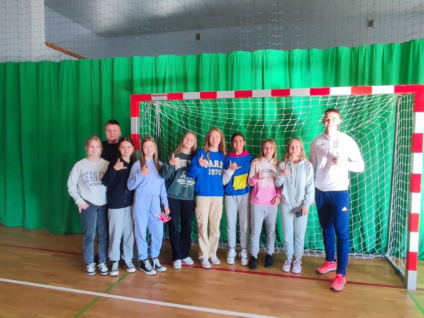 Mateusz Siuda, medalista lekkoatletycznych mistrzostw Europy, trenował z dziećmi ze Szkoły Podstawowej w Broniszewicach