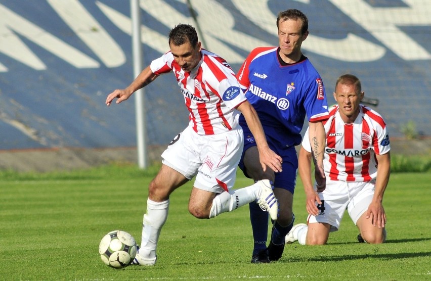 23.05.2009

Kluczowy dla układu tabeli mecz przedostatniej...