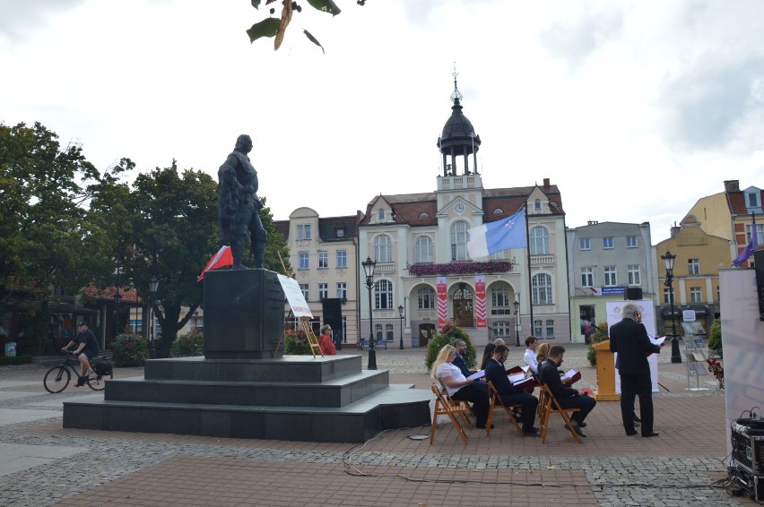 Narodowe Czytanie 2018 w Wejherowie. Usłyszeliśmy "Przedwiośnie" Stefana  Żeromskiego