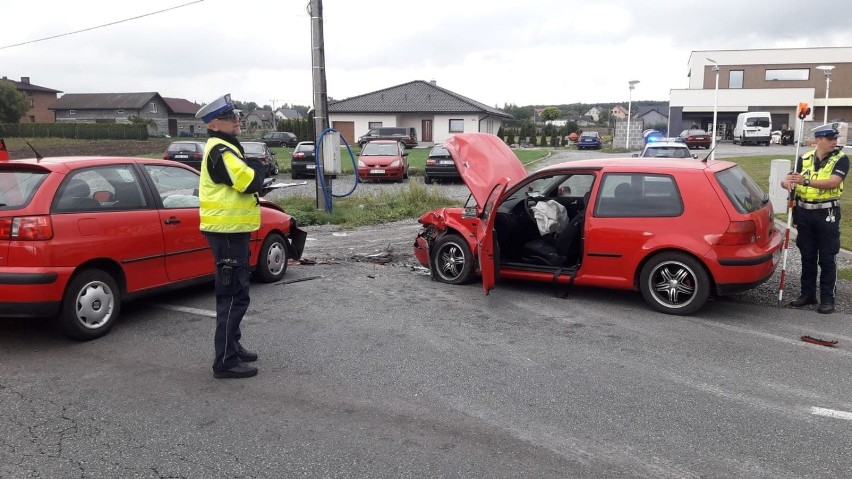 Śmiertelny wypadek na Zebrzydowickiej w Rybniku. Zmarł kierowca osobówki