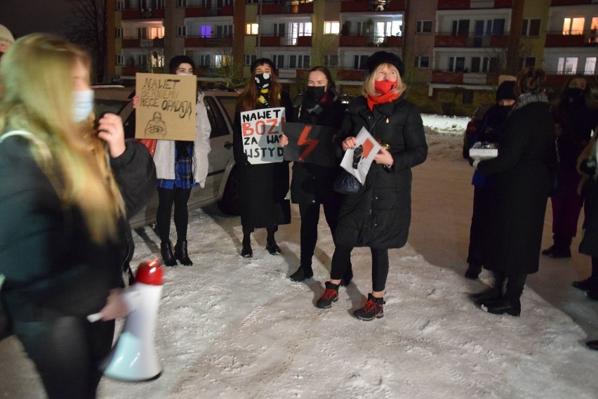 Protest Ogólnopolskiego Strajku Kobiet w Szczecinku [zdjęcia]