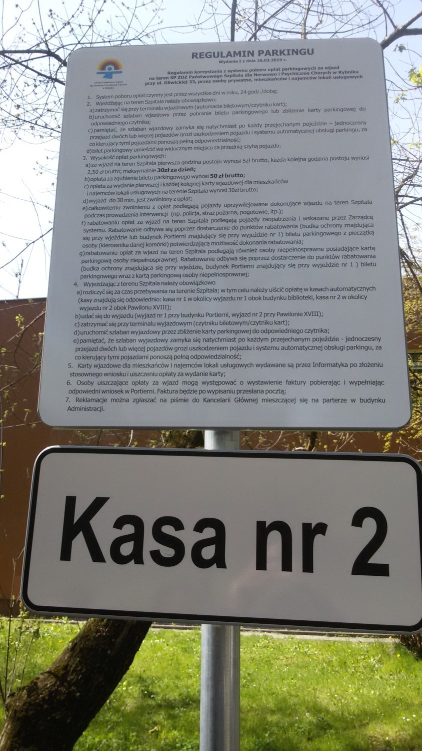 Najdroższy parking w Rybniku jest w... "psychiatryku". Płacą wierni