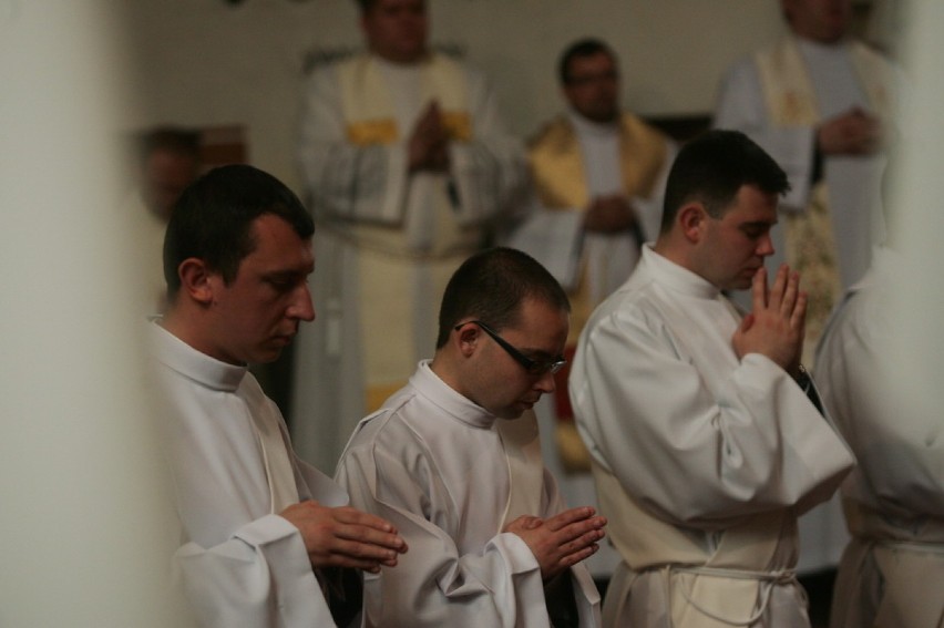 Wyświęcenie nowych księży w legnickiej katedrze (ZDJĘCIA)