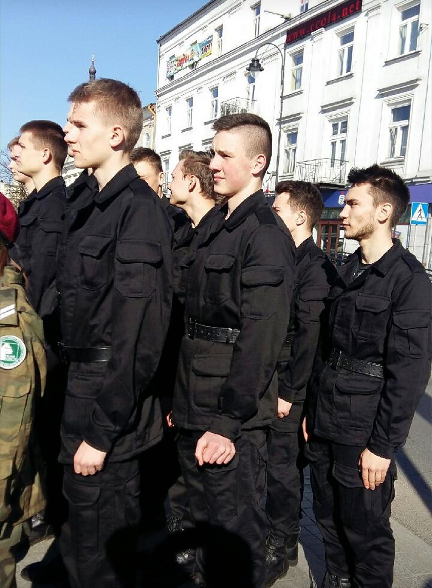 Mundurowi z ZSP 1 w Radomsku na pikniku NATO