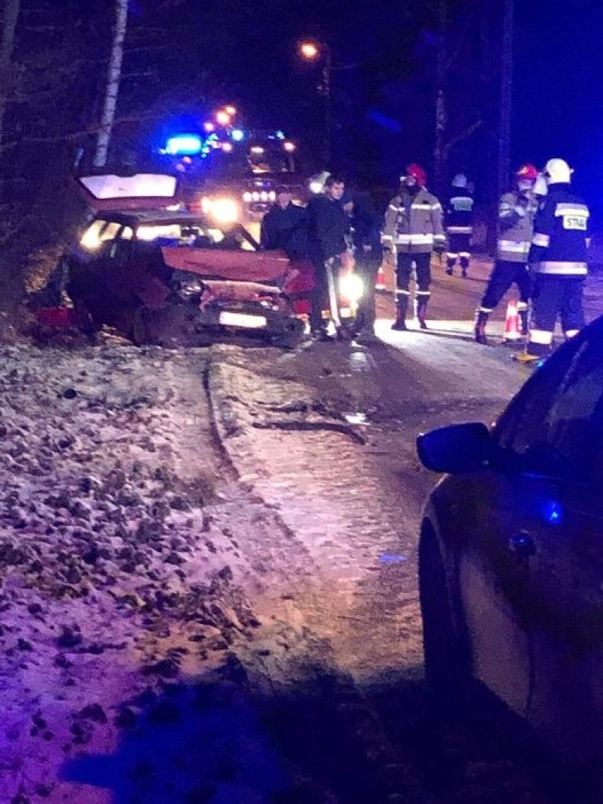 Wypadek w Rękawcu, trzy rozbite auta na drodze Smardzewice-Twarda [ZDJĘCIA]