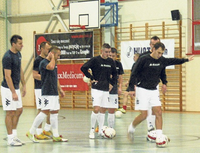 Piłkarze Hurtapu przygotowują się do spotkania z FC Novą Katowice
