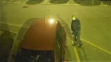 Policjanci z Tczewa poszukują sprawcy włamania do samochodu 